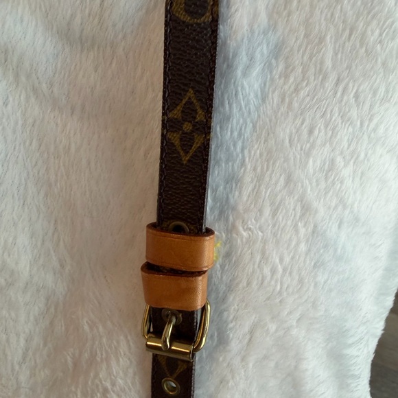Louis Vuitton Monogram Messenger Bag in Brown and Tan - Picture 10 of 11